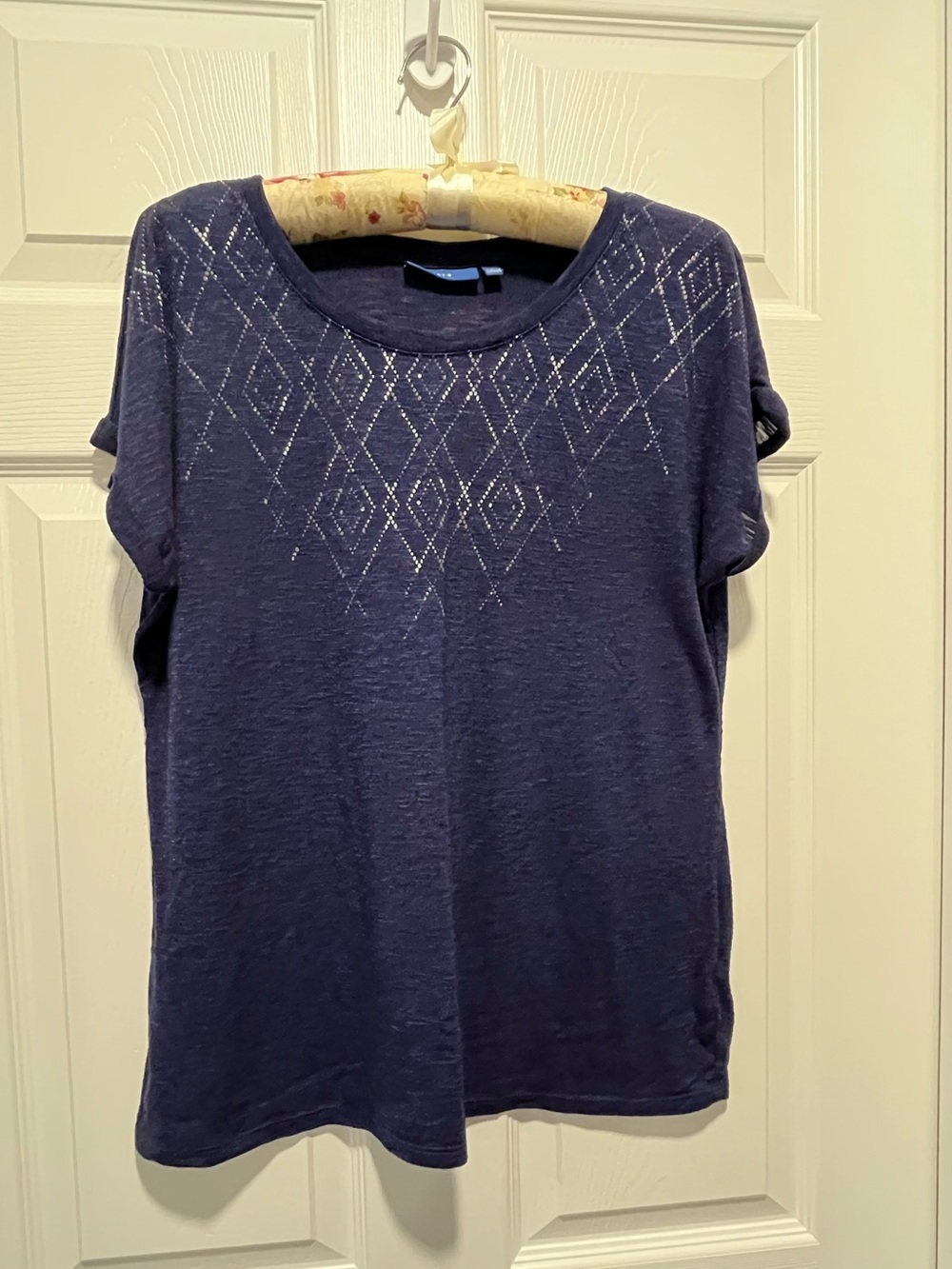 Women’s APT.9 T-Shirt 
Size Large